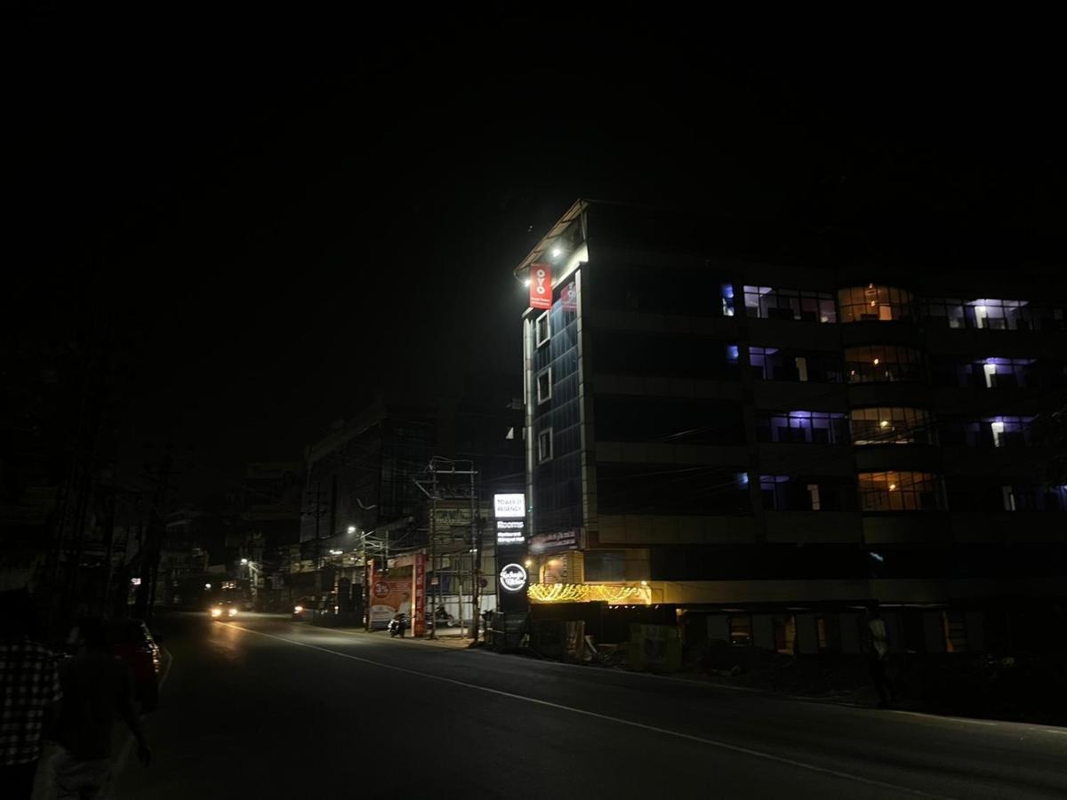 Tower 21 Regency Hotel Kochi Exteriér fotografie